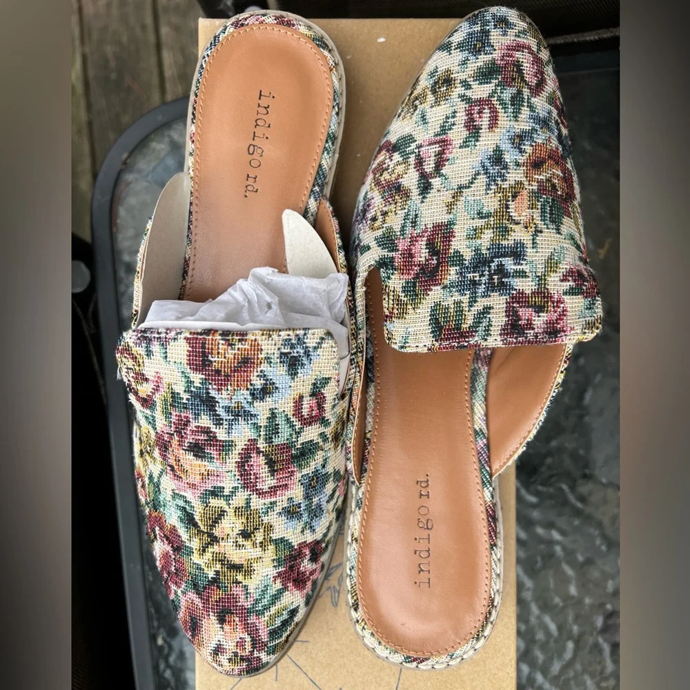 Pattern Mules - Picture 1 of 5